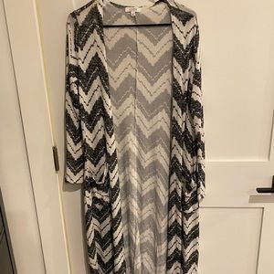 Lularoe Sarah cardigan chevron black and white